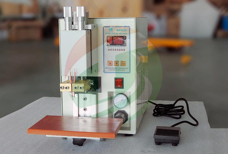 product-1-1 Cylinder Cell 18650 Battery Spot Welding Machine TOB-APR30.jpg